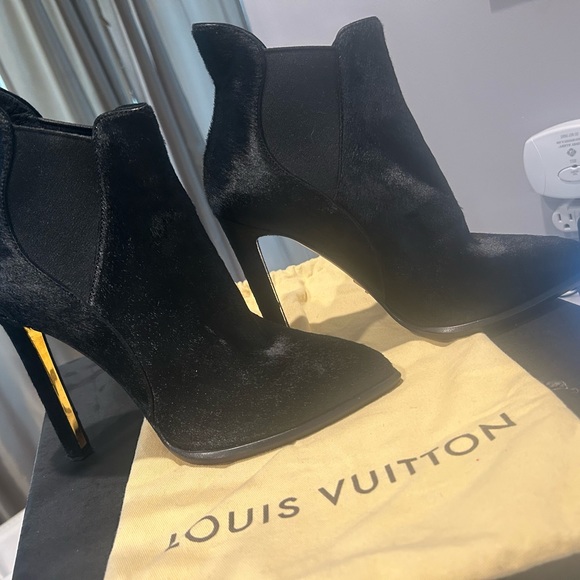 Louis Vuitton stiletto boots size 38 - Picture 2 of 11